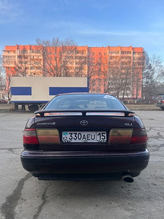 Тауота карина е