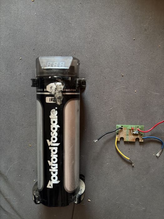 Продам конденсатор-накопитель для музыки в машину
