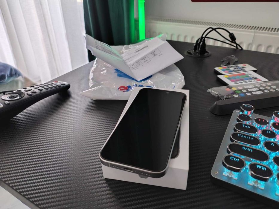 Iphone 15 Pro White ( Alb ) 128 GB Neverloked Garantie Emag