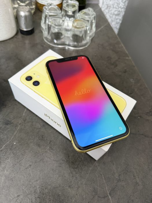 Айфон 11 64гб в желтом цвете