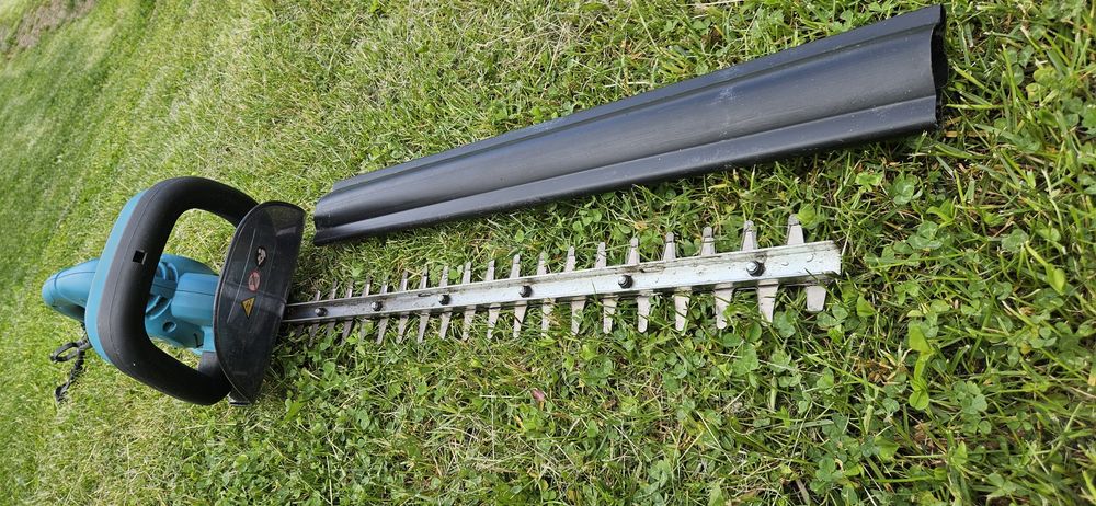 Vând foarfecă electrică tuns gard viu Makita  UH4861, semi-profesională