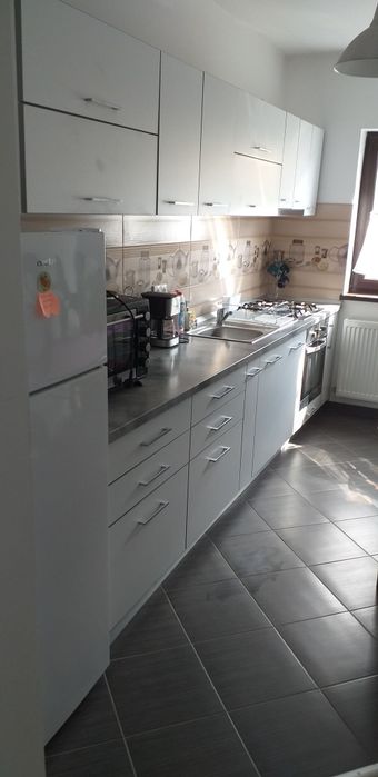 Închiriez apartamente și garsoniere în regim hotelier la muncitori