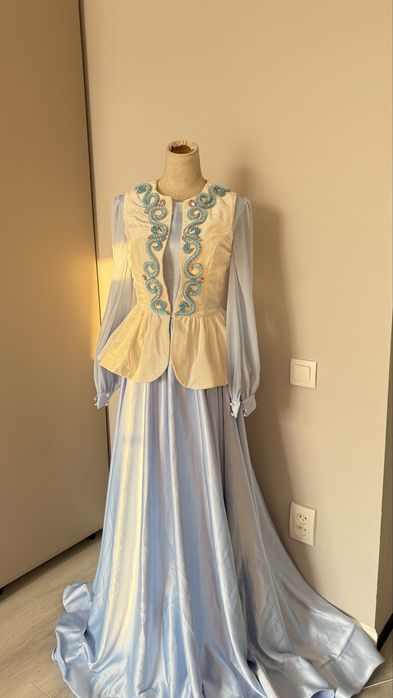 Продам камзолы в национальном стиле