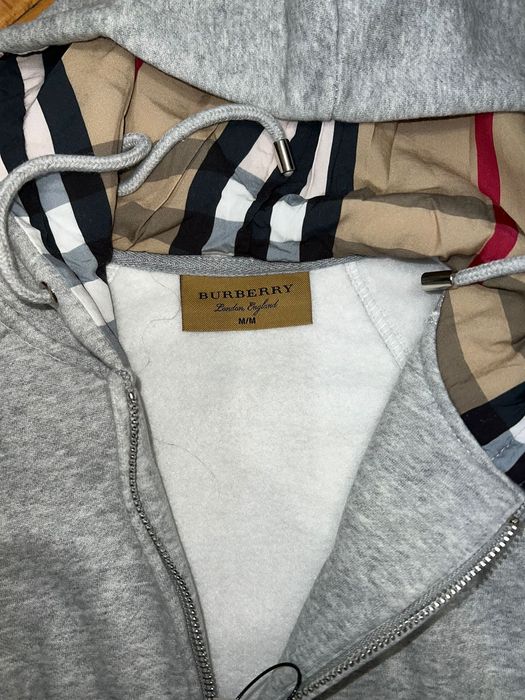 Vând hanorac Burberry