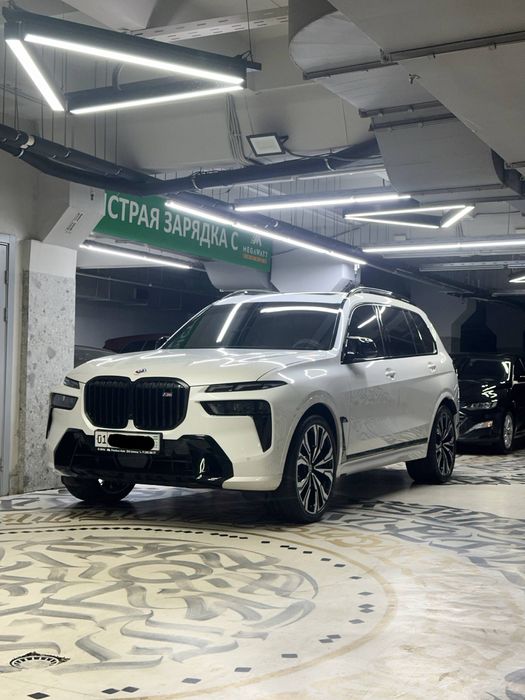 BMW X7 M60i xDrive