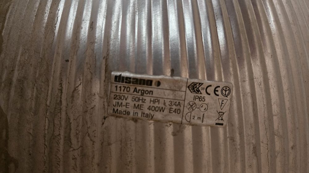 Лампи за промишлени халета