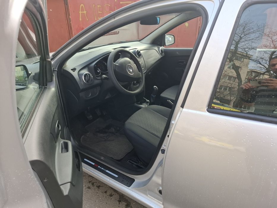 Vând logan  motor 1.2 masina  proprietar