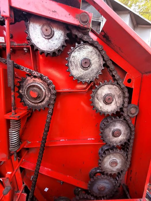 Пресс подборщик рулонный