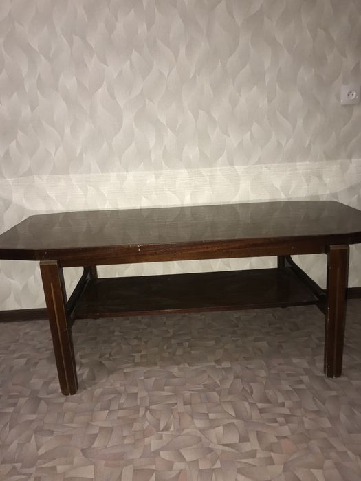 Журнальный стол деревянный