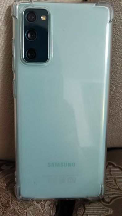 Хороший Samsung galaxy s20 fe