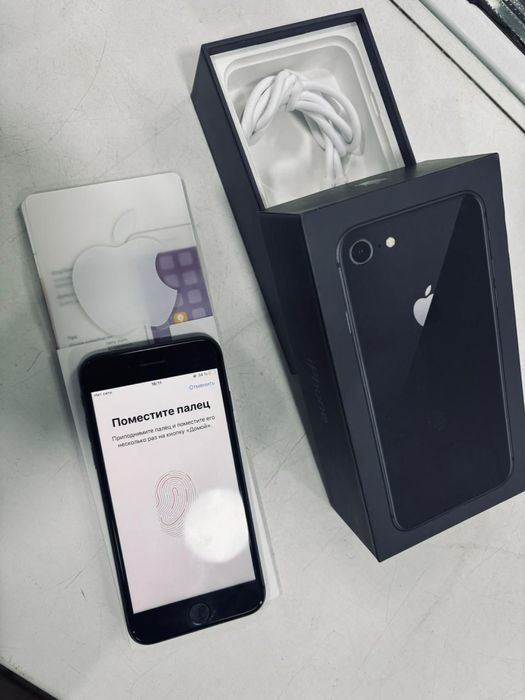 Продается iPhone 8