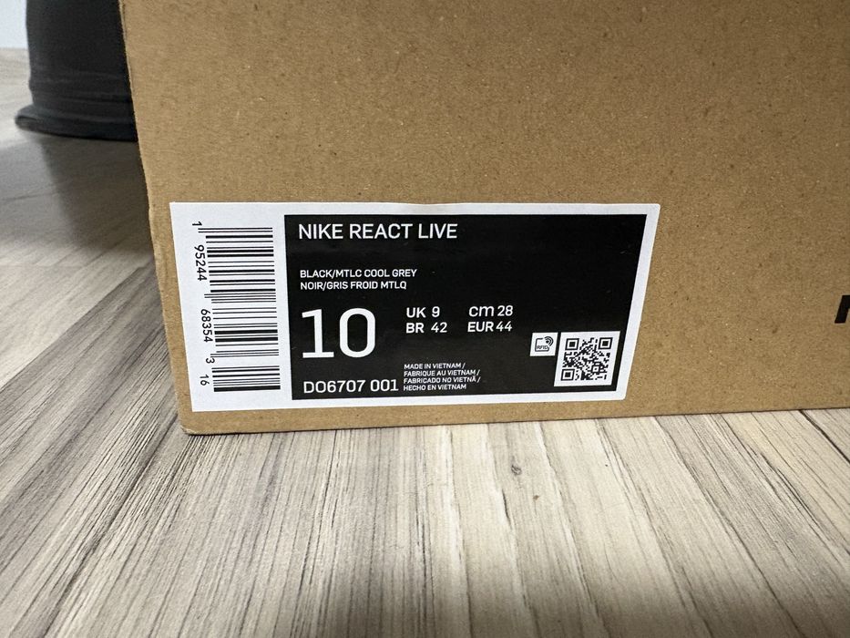 Nike React Live 44/43 номер