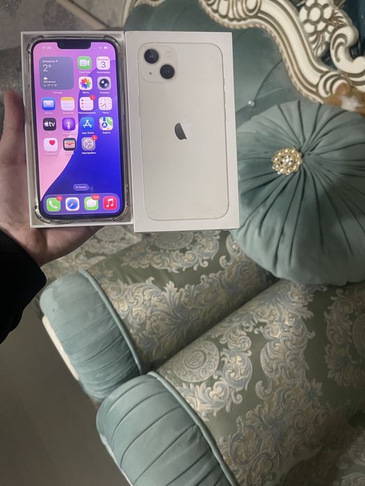 Продам телефон Айфон 13 128 Идеальный