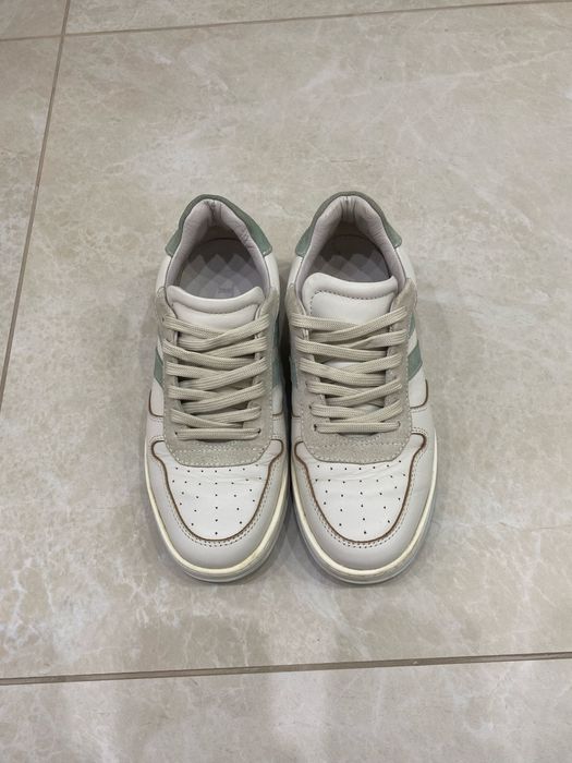 Кожаные кроссовки