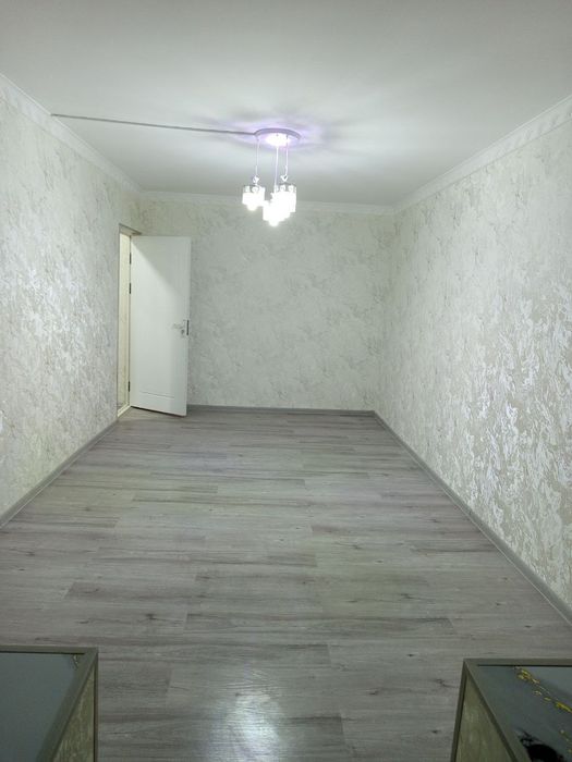 Срочно продается 1 ком.. квартира Партсезд  Кинап. Можно Ипотека