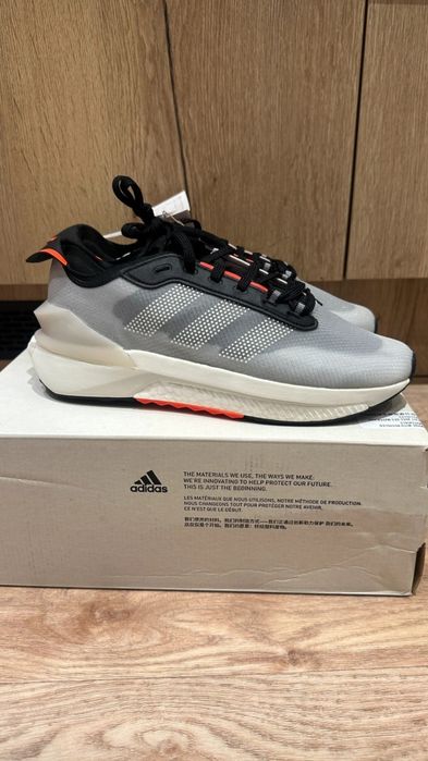 Adidas Avryn măsură 41 1/3 noi cu eticheta!