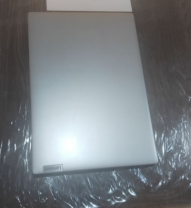 Noutbuk   Lenovo