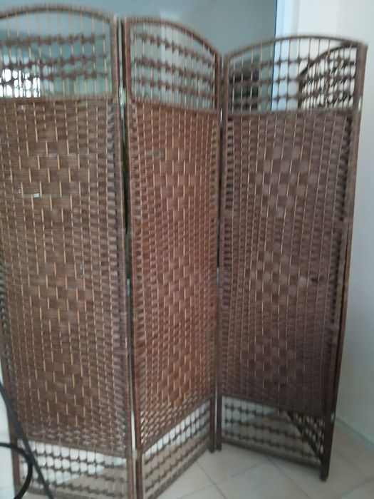 Продам кушетки,  ширма