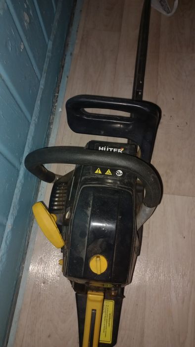 Продаю бензопилу