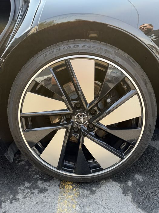 Продается Audi E-TRON GT фулловая