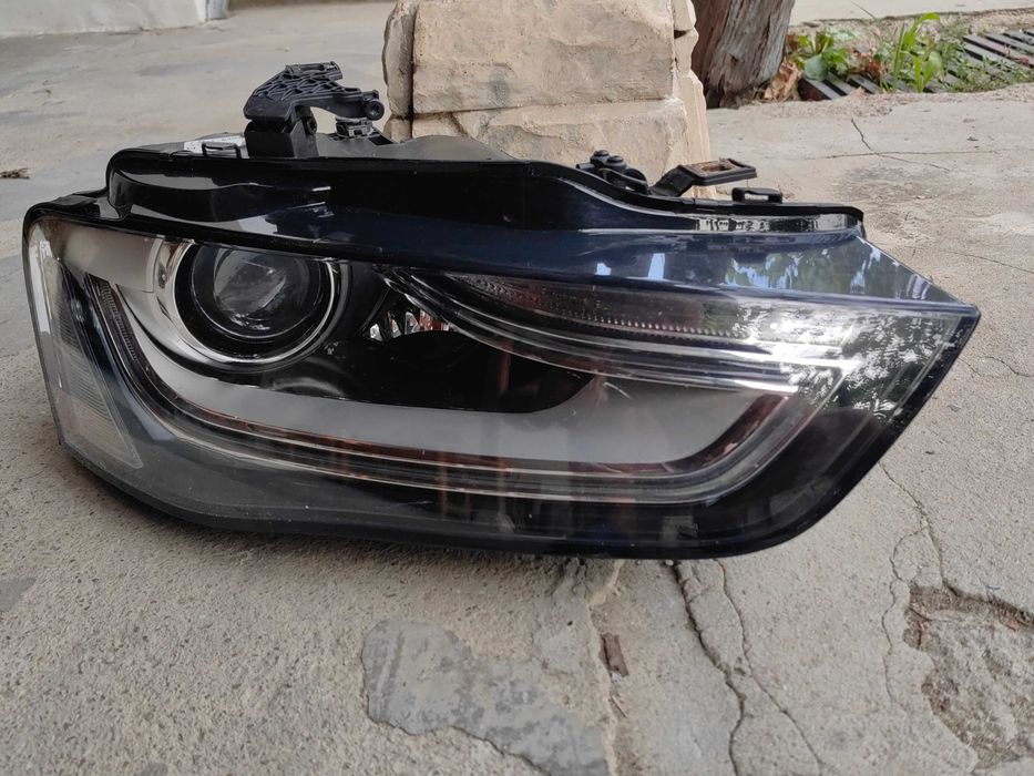 Фар Audi A4 B8.5 Bi-Xenon LED завиващ десен/Фар Ауди А4 Б8.5 Оригинале