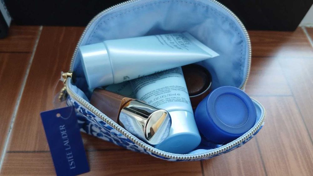 Set Estee Lauder ANR si portfard