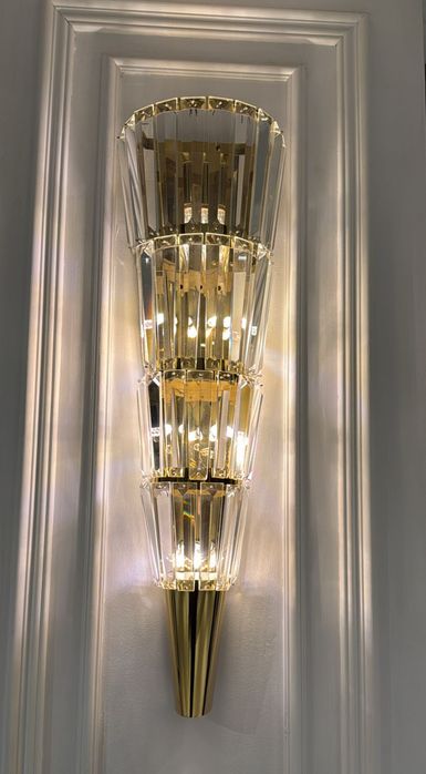 Продам люстры и бра