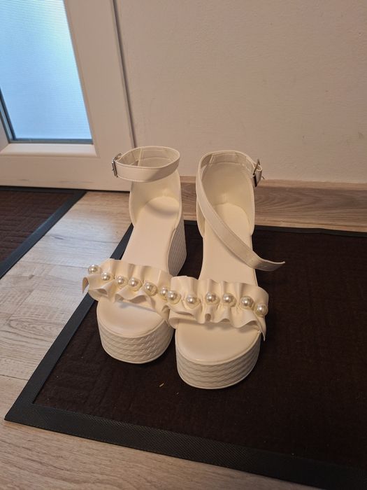 Sandale cu platforma de mireasa