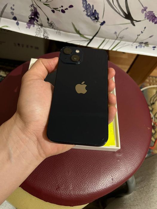 Айфон 13 в хорошем состоянии