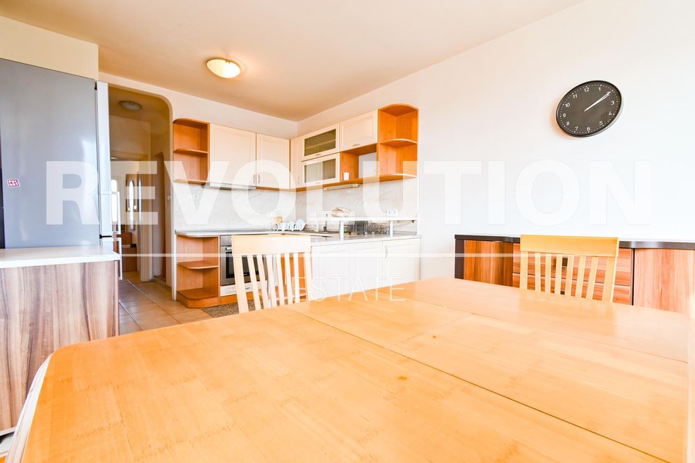 Дава се под наем Многостаен апартамент в София, Мусагеница - 180 кв.м за 1200 € - Снимка #4