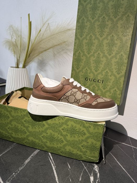 Adidasi gucci de vanzare