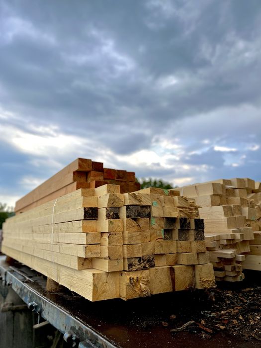 Дърва за огрев и дървен материал