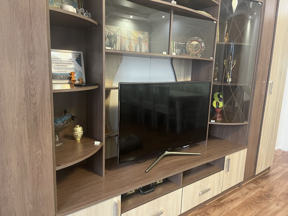 продаю горку для гостинной