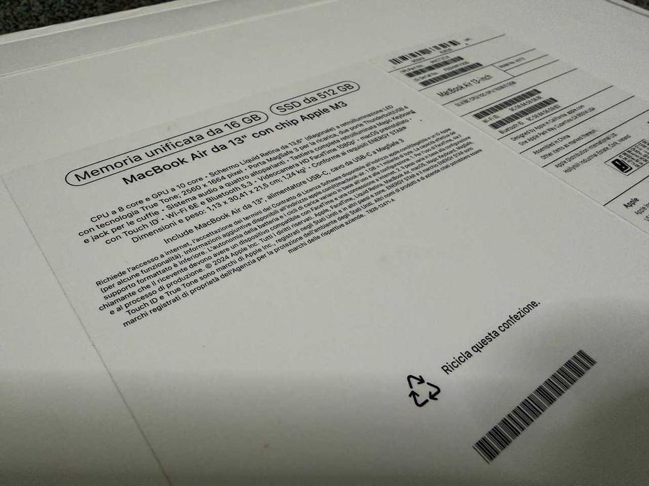  Apple / MacBook Air 13 / M3 / 16+512 / Silver / Sigilat