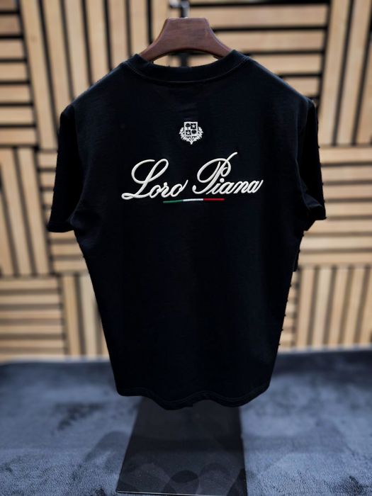 Тениски на различни марки; Balenciaga, Loro Piana, Dsquared2