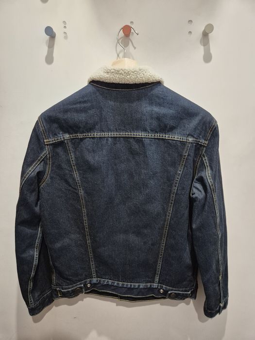 Яке levis sherpa