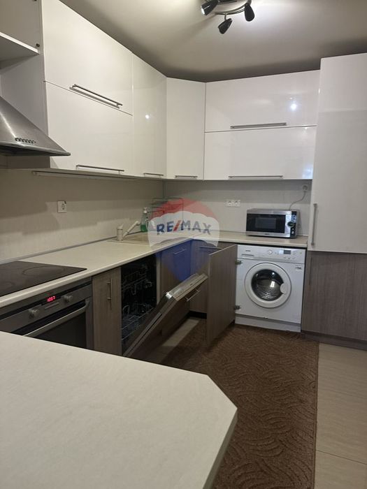 Дава се под наем Тристаен апартамент в Варна, Лятно кино Тракия - 95 кв.м за 598.23 € - Снимка #1