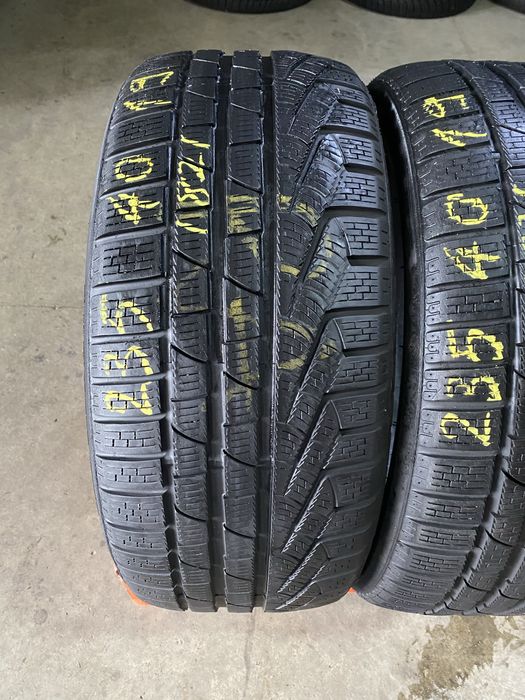 Anvelope iarna 235/40/19 Pirelli Sottozero 2 235 40 19 R19