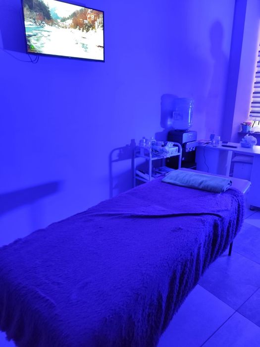 Профессиональный массажист