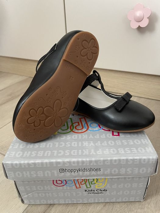 Черни официални обувки 
Номер 25
Състоян