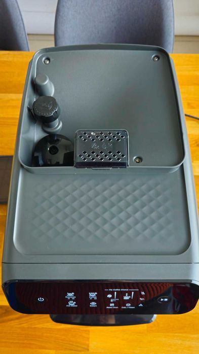 Еспресо машина Philips EP084/00, 1500W, 15 бара *2 ГОДИНИ ГАРАНЦИЯ*