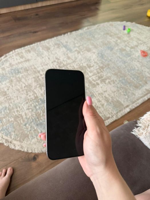 Продам iphone 16 pro 256gb