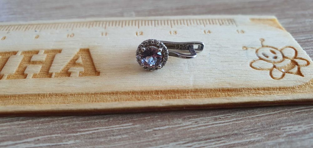 Сребърна обеца само една