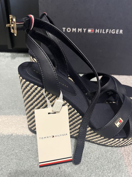 Сандали на Tommy Hilfinger