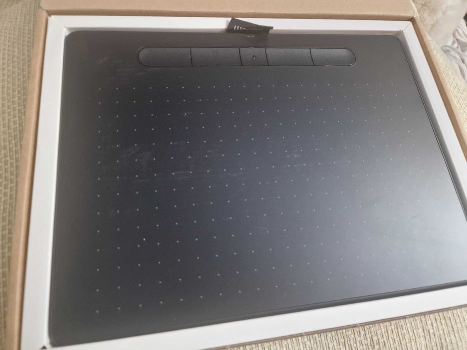 Графичен таблет Wacom Intuos Medium Bluetooth