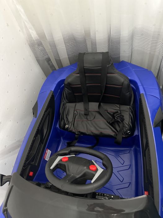 Машина детская в отличном состоянии