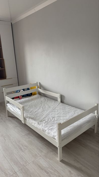 Продам кровать с матрасом
