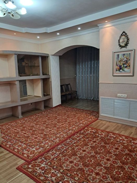 Юнусабад 18кв 2/2/4