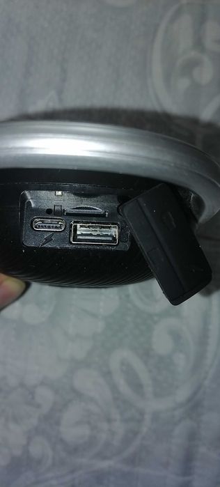 Продам блютуз колонку