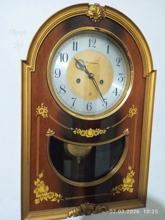 Часы настенные с боем.